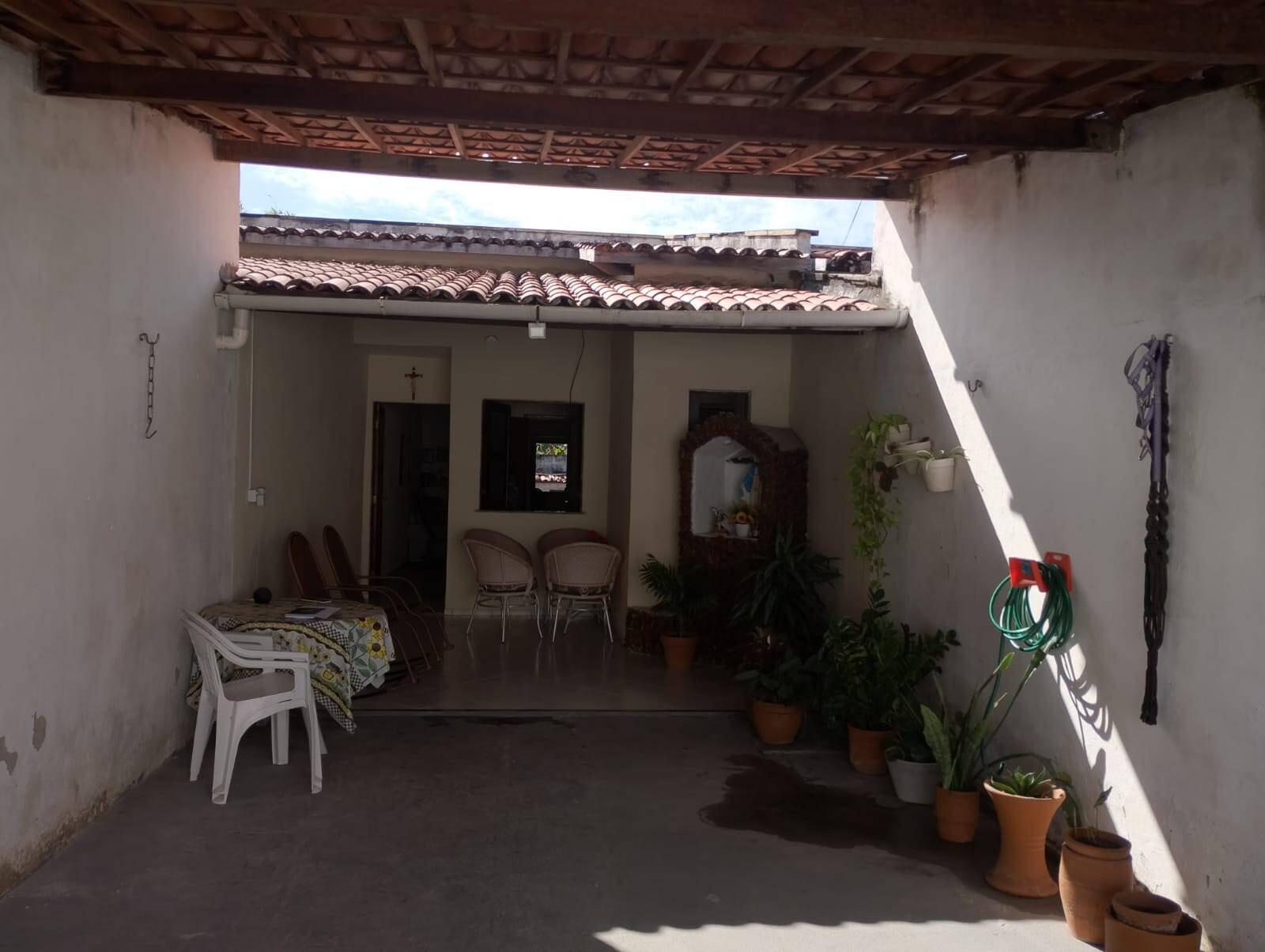 Casa, 2 quartos, 6364 m² - Foto 1